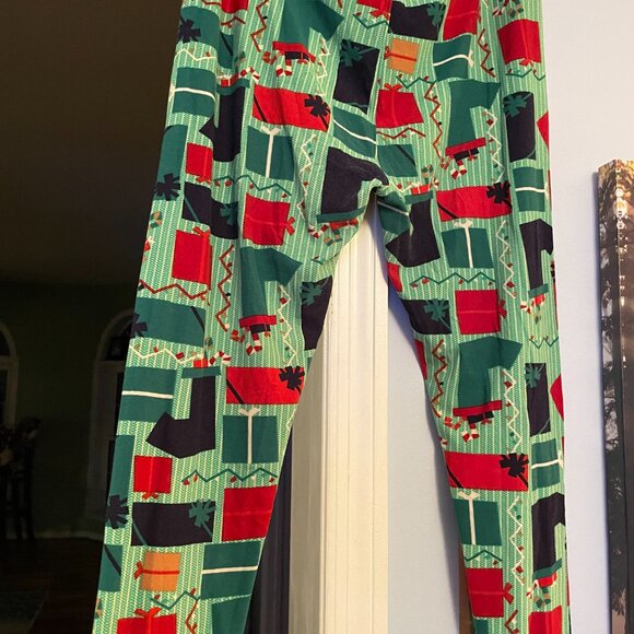 LuLaRoe Pants & Jumpsuits Lularoe Christmas Leggings Ladies Poshmark